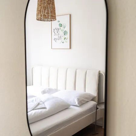 Bright & Spacious Lejlighed Berlin